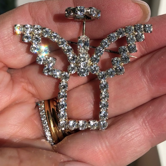 Vintage angel rhinestone pin to sit on your shoulder & watch over you or friend - Picture 3 of 8